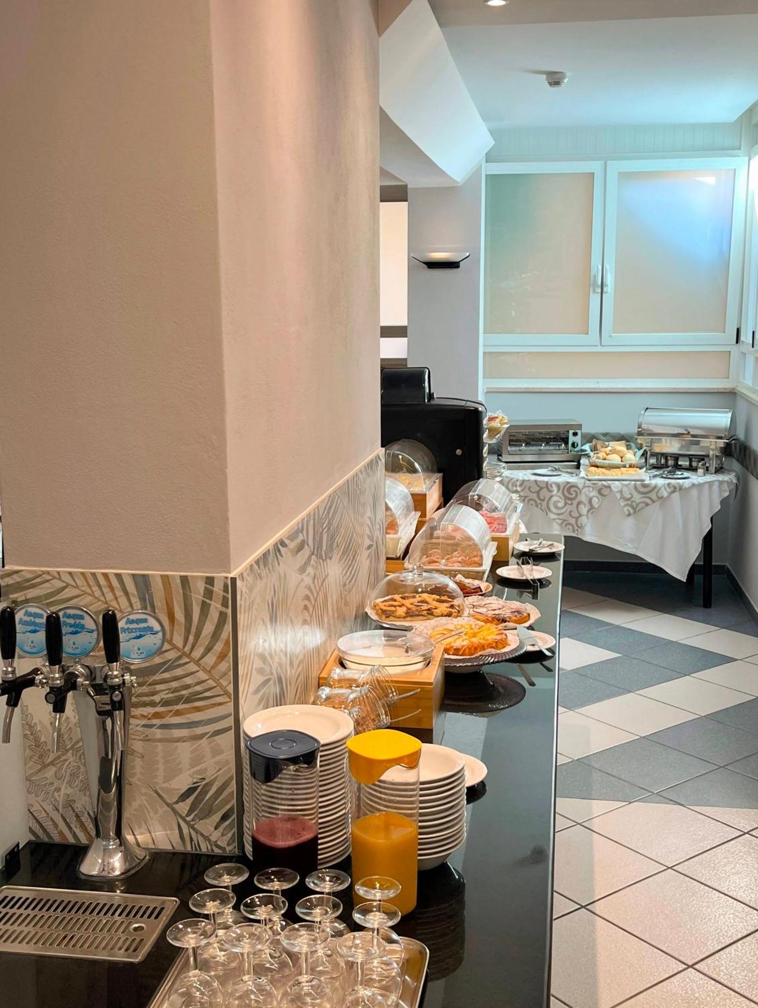 Albergo Villa Denny リミニ エクステリア 写真